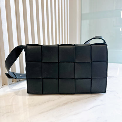 Bottega Veneta Cassette Medium in Black