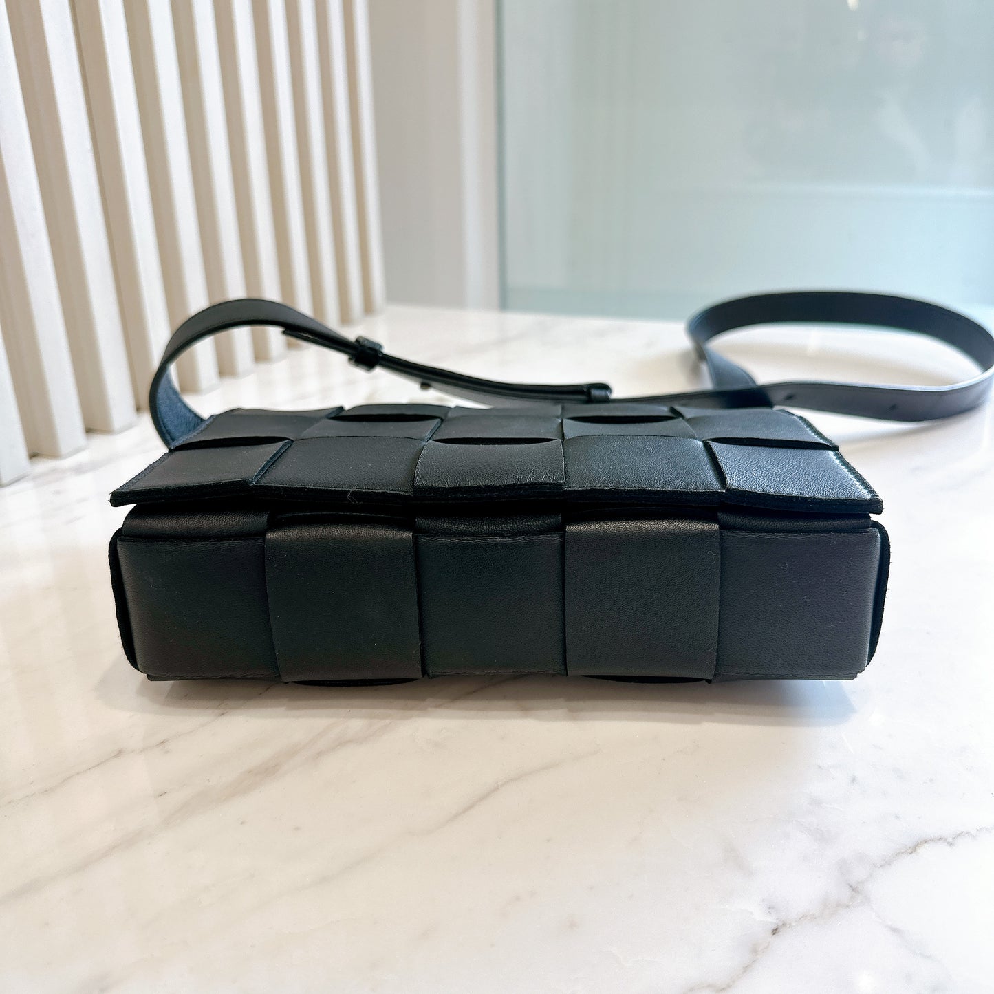 Bottega Veneta Cassette Medium in Black