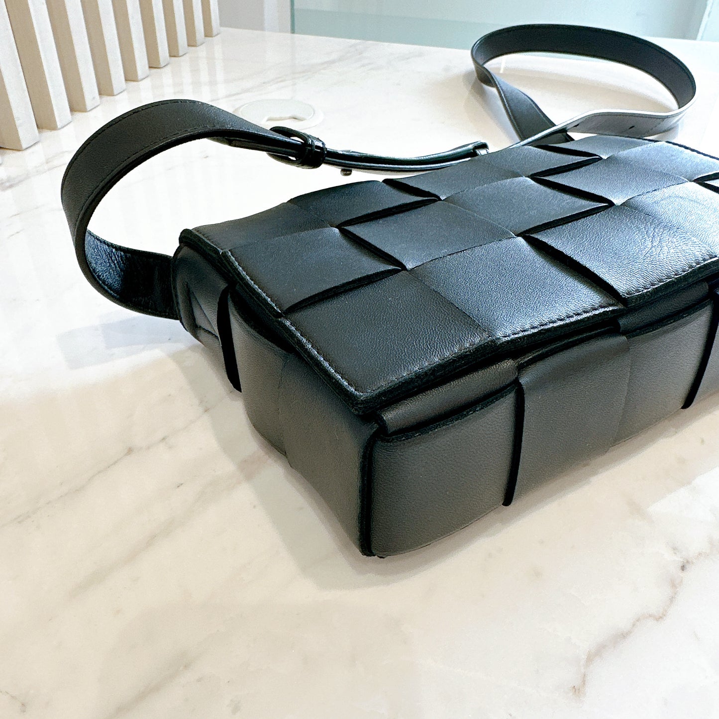Bottega Veneta Cassette Medium in Black