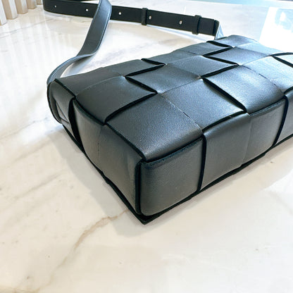 Bottega Veneta Cassette Medium in Black