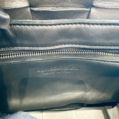 Bottega Veneta Cassette Medium in Black