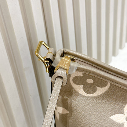 LV Carryall in Bicolour