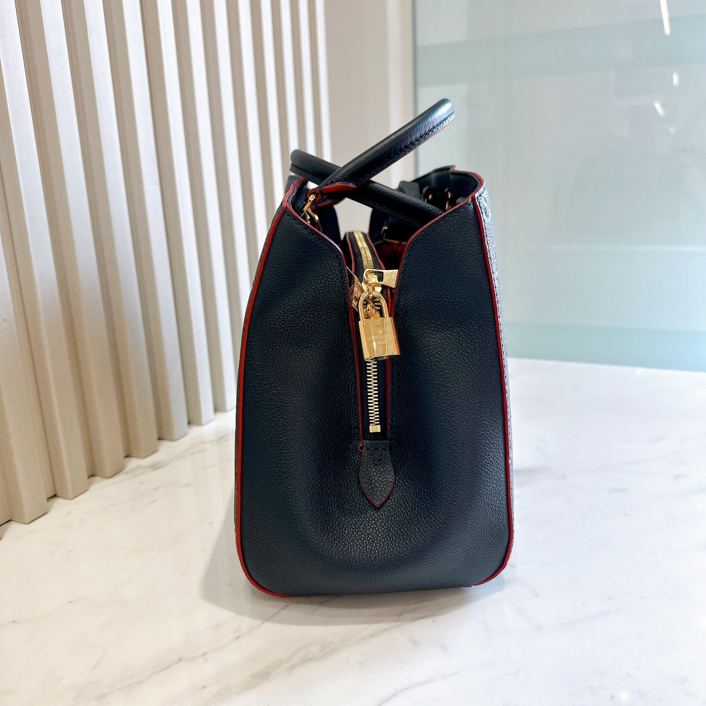 LV Montaigne MM in Marine Rouge
