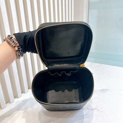 Chanel Vintage Vanity Case in Black Caviar