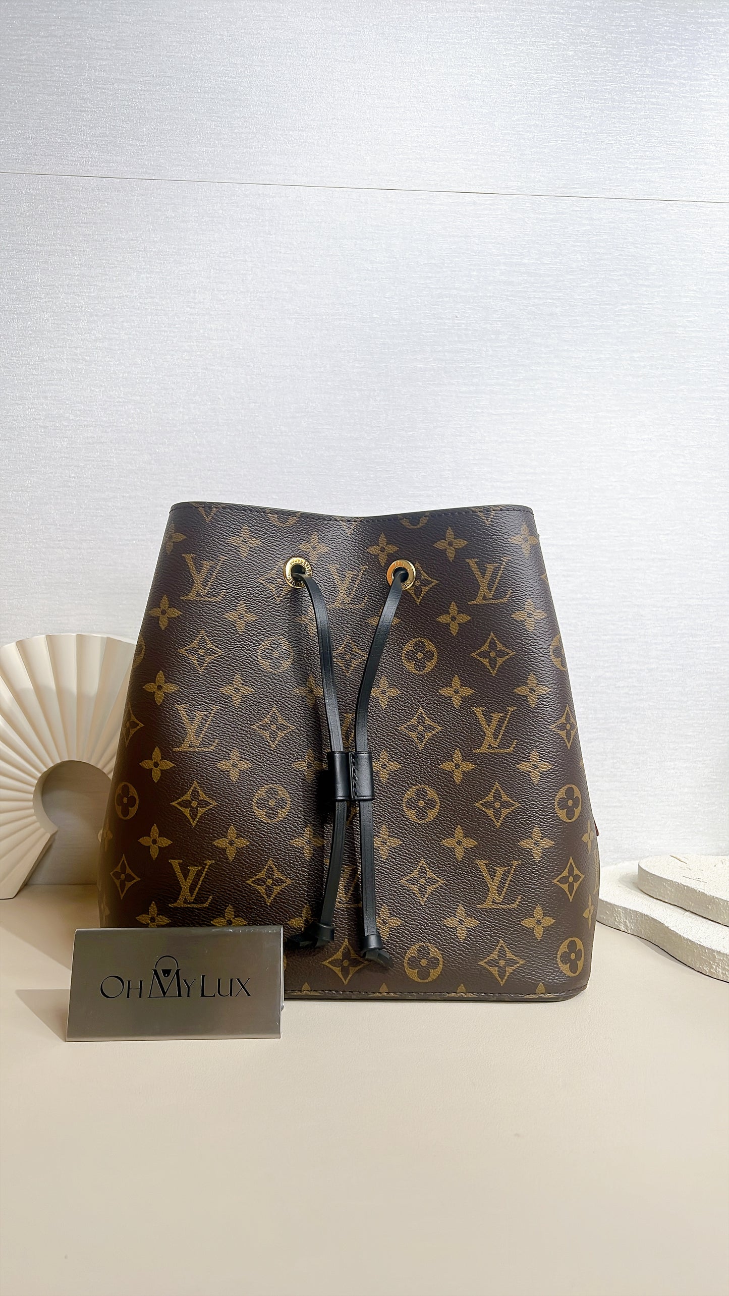 LV Neo Noe MM in Black