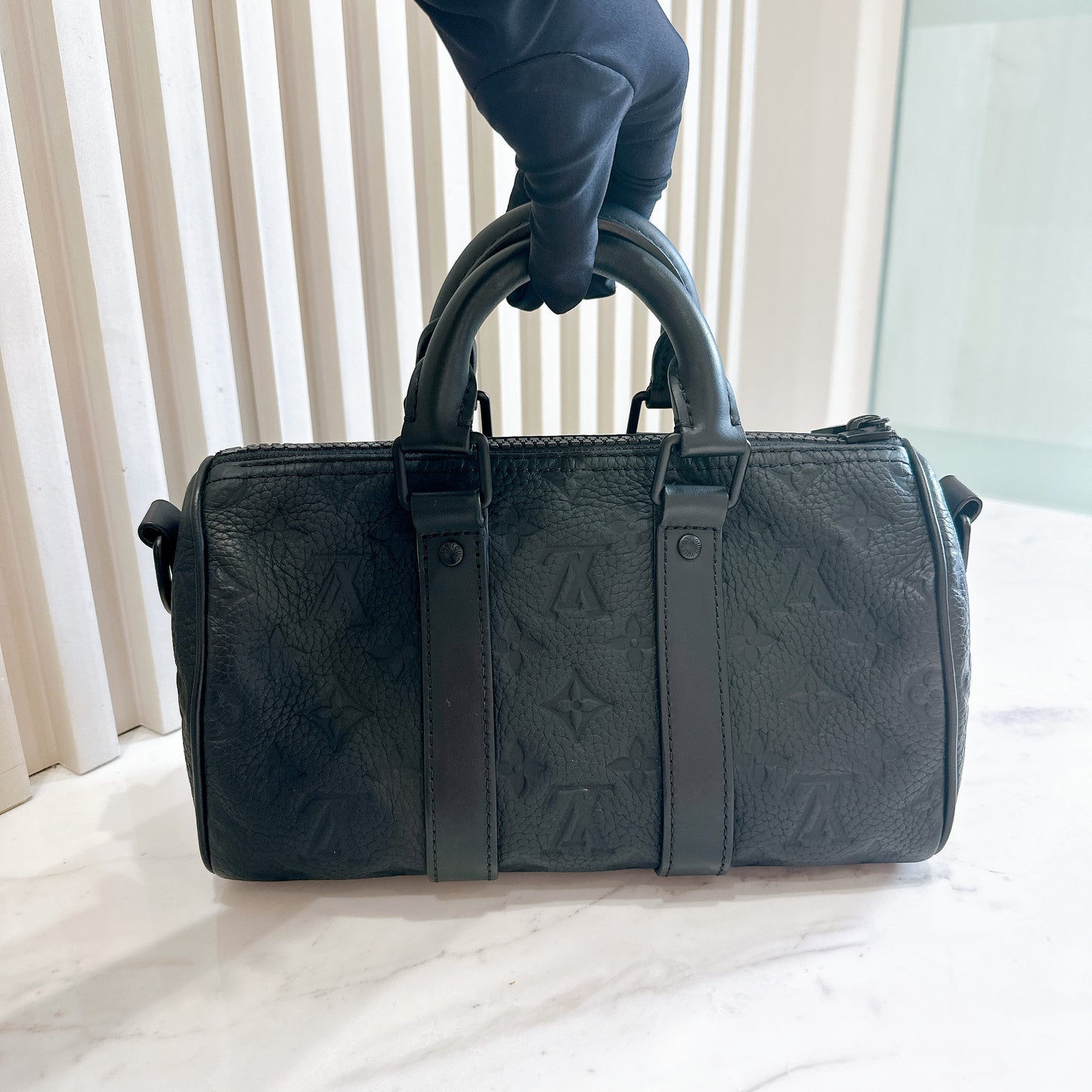 LV Keepall 25 in Black Taurillon