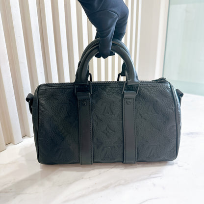 LV Keepall 25 in Black Taurillon