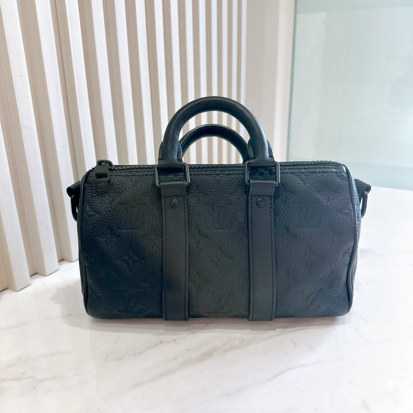 LV Keepall 25 in Black Taurillon