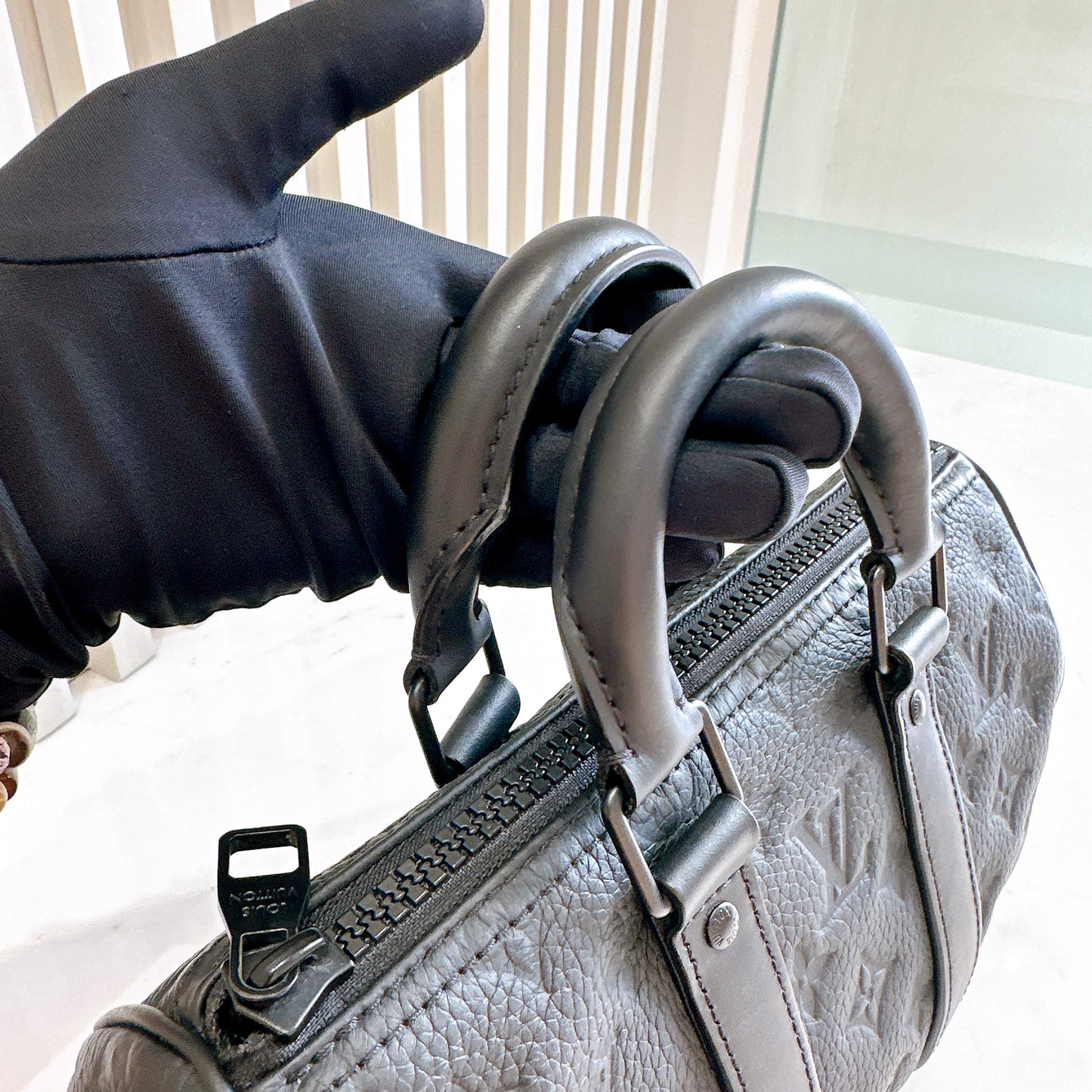 LV Keepall 25 in Black Taurillon