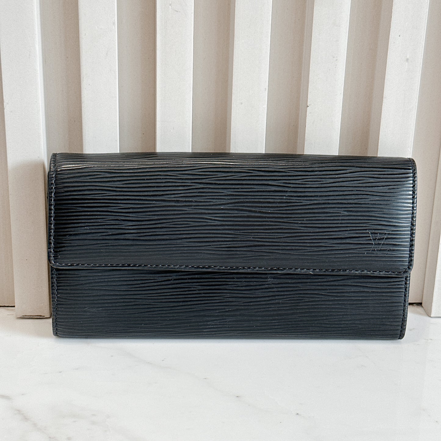 LV Epi Porte Tresor International Wallet Black