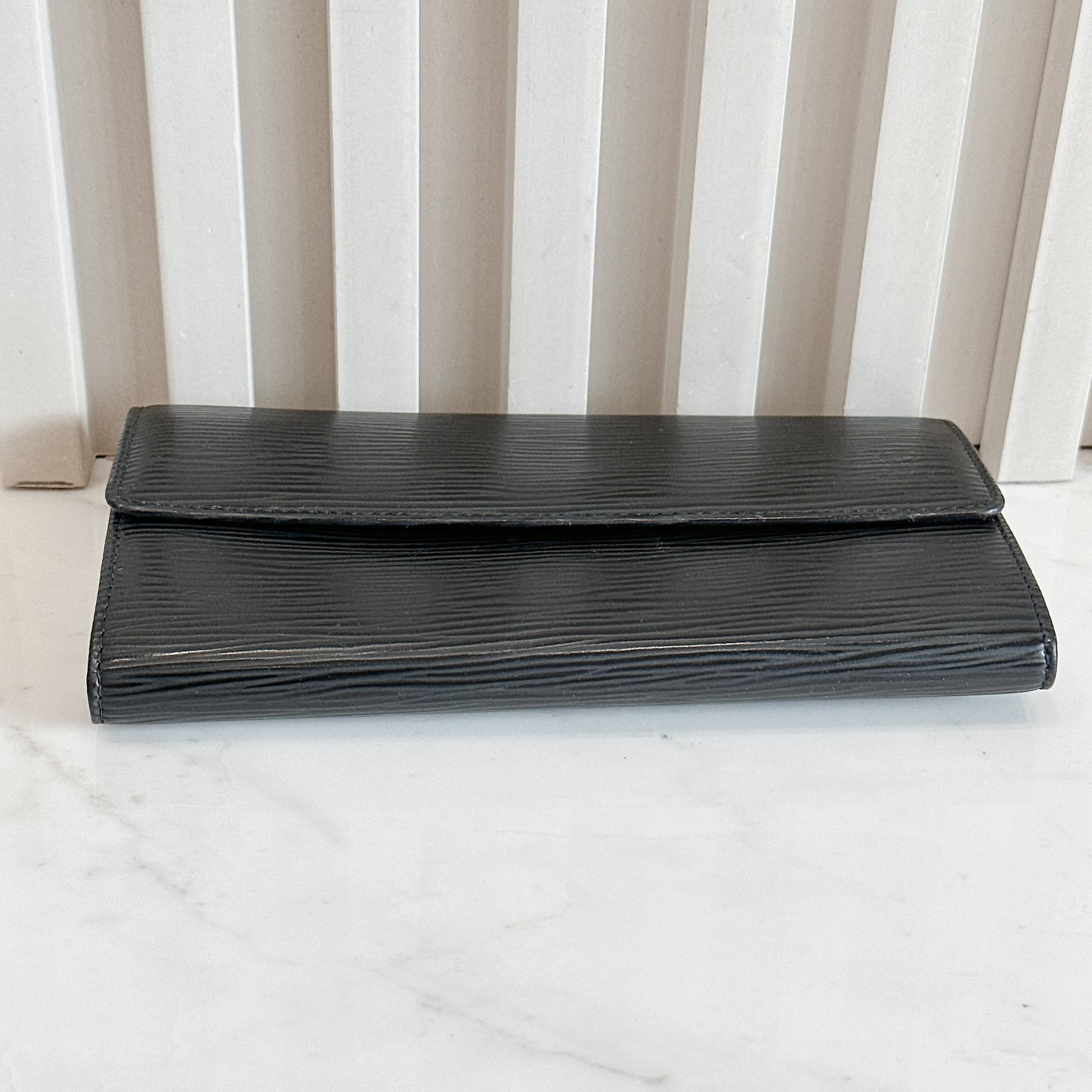 LV Epi Porte Tresor International Wallet Black