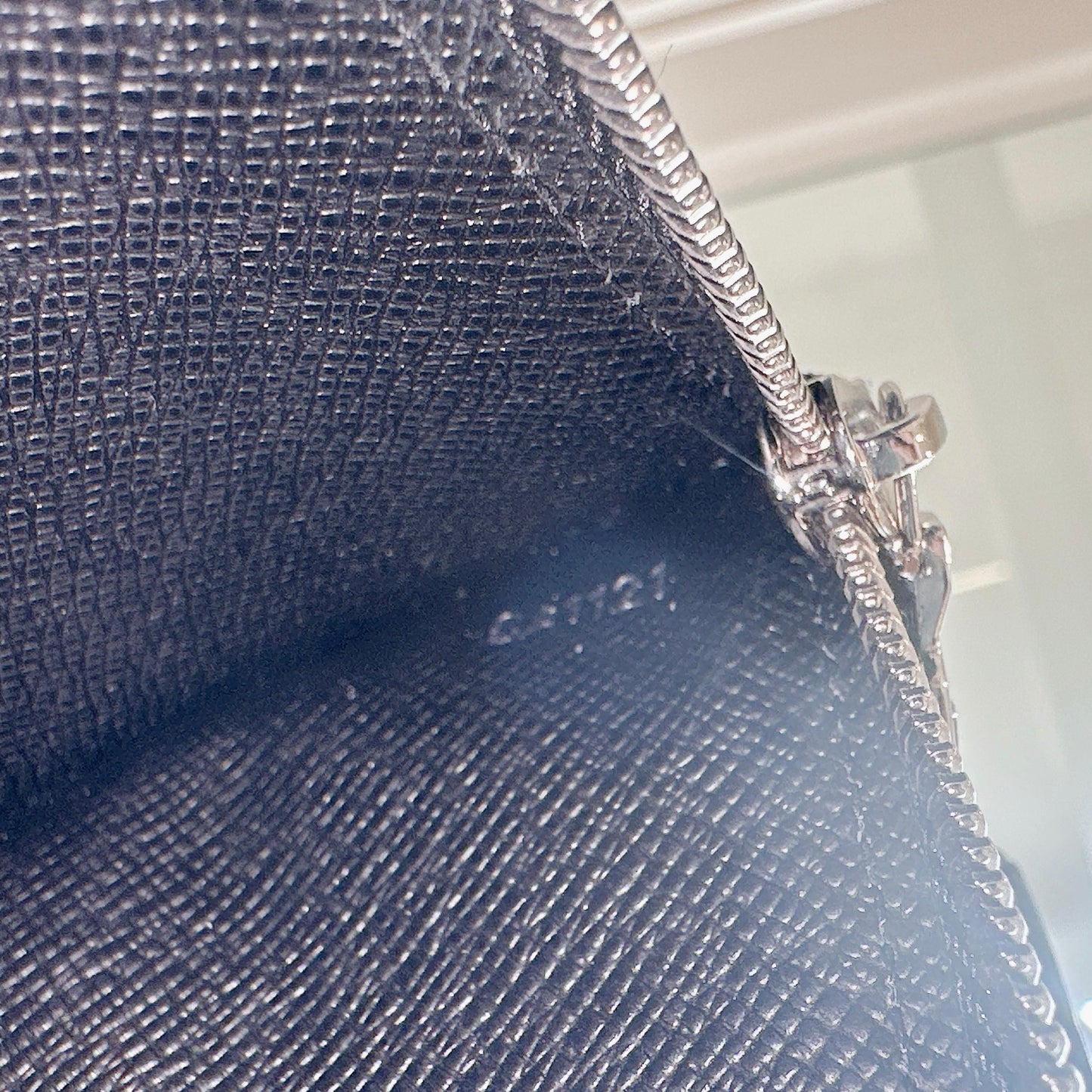 LV Epi Porte Tresor International Wallet Black
