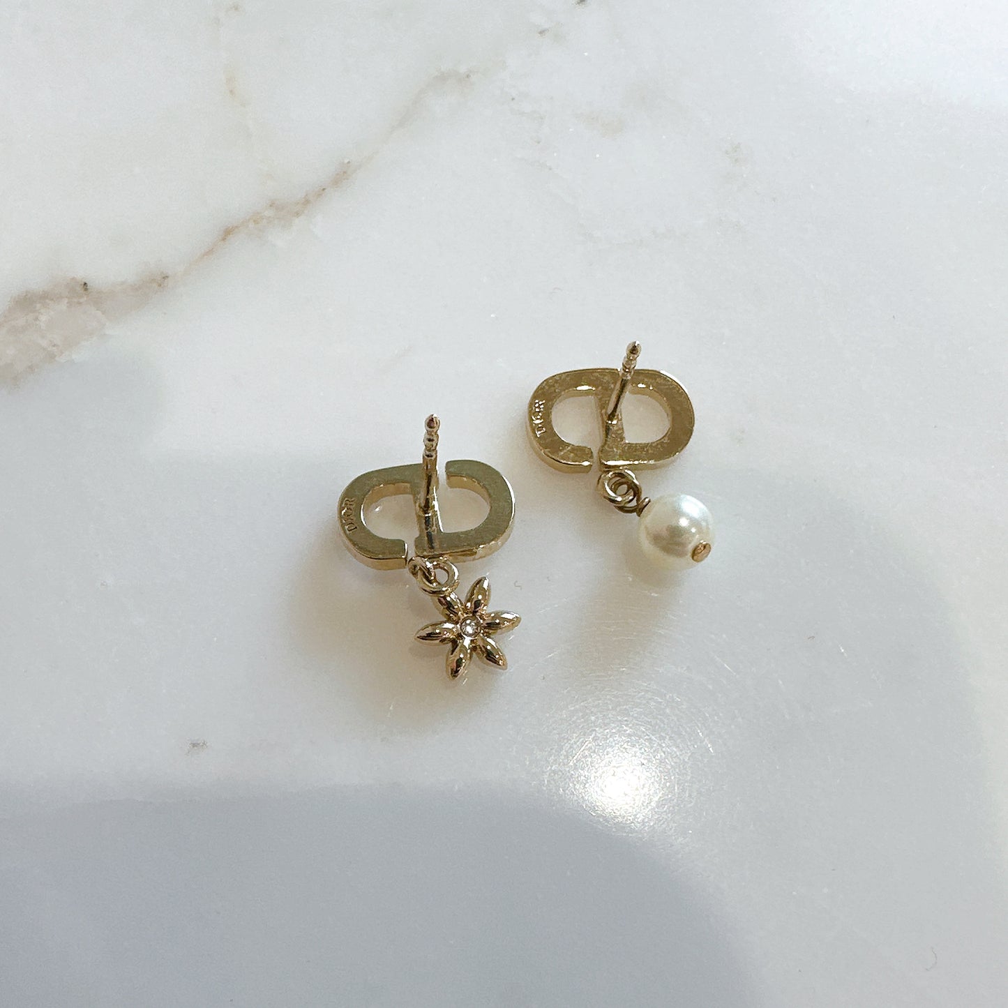 Dior Petit CD Daisy Earrings