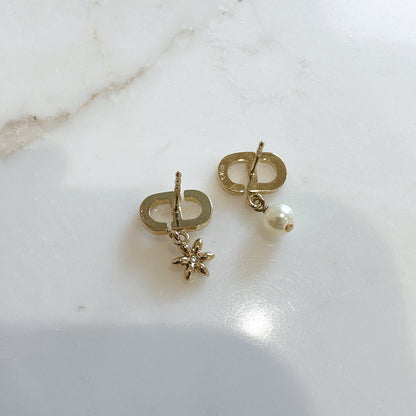 Dior Petit CD Daisy Earrings