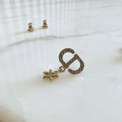 Dior Petit CD Daisy Earrings