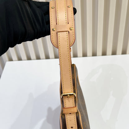 LV Monogram Croissant MM