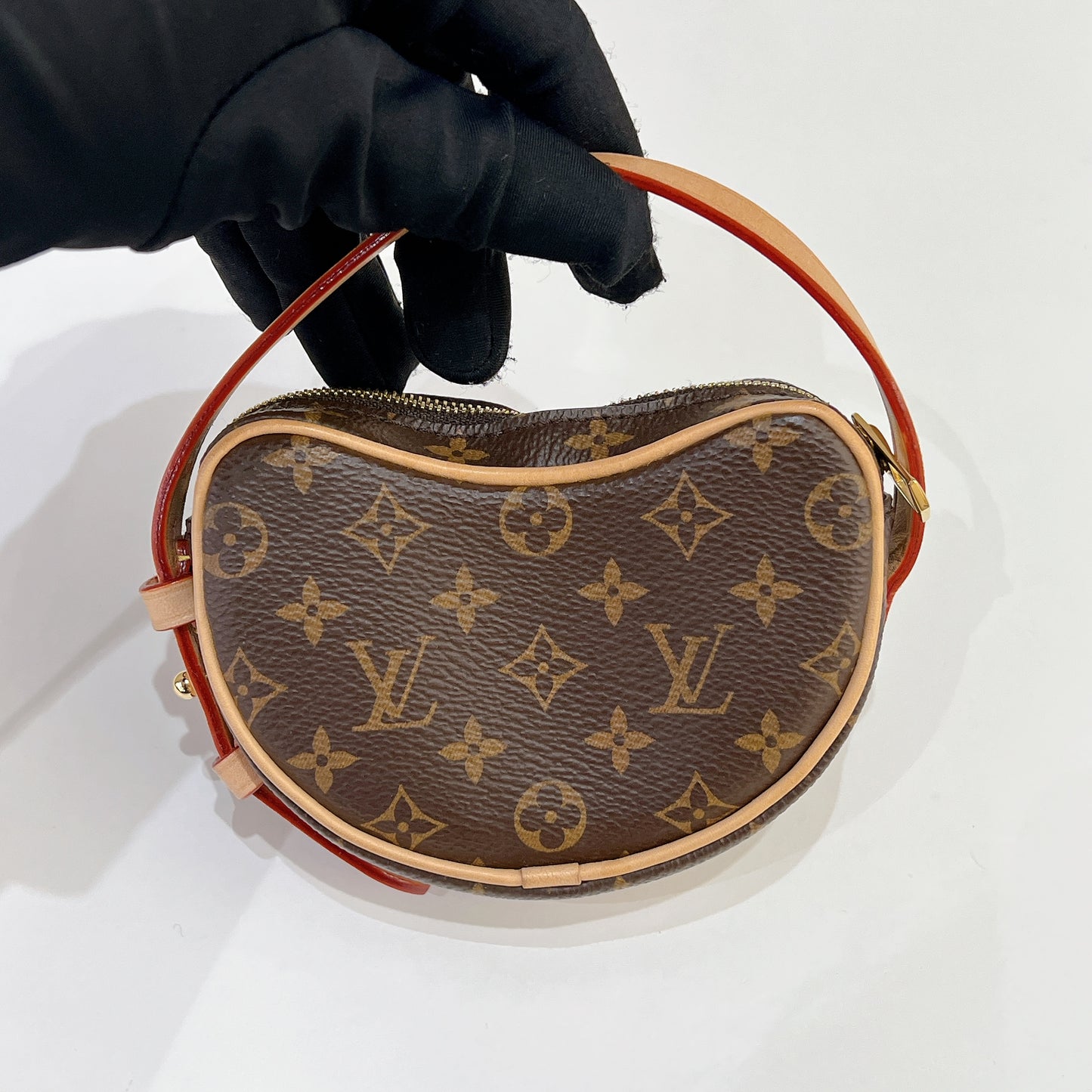 LV Monogram Croissant MM