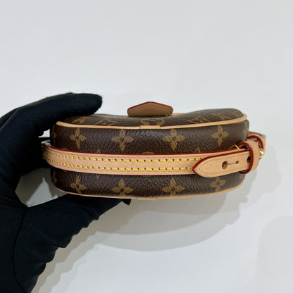 LV Monogram Croissant MM