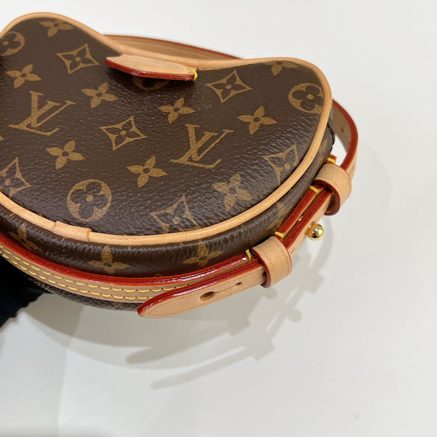 LV Monogram Croissant MM