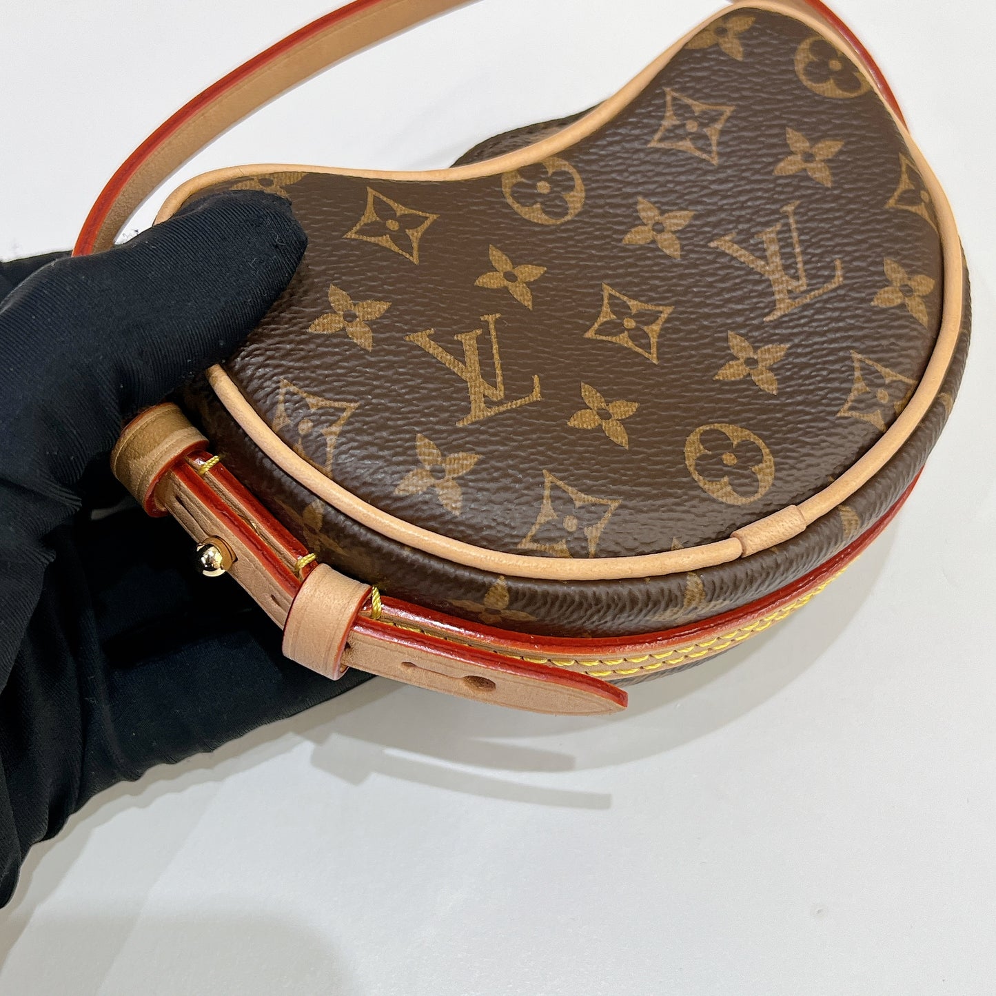 LV Monogram Croissant MM