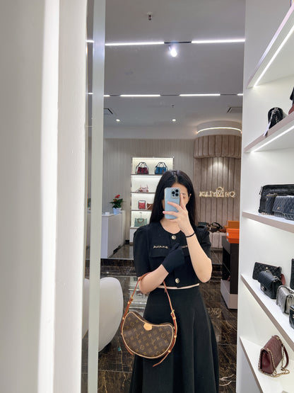 LV Monogram Croissant MM