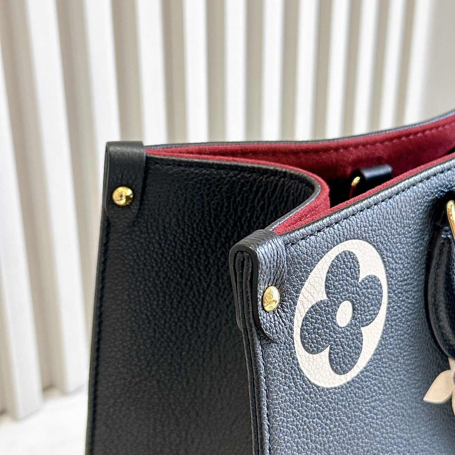 LV On The Go MM Bicolor