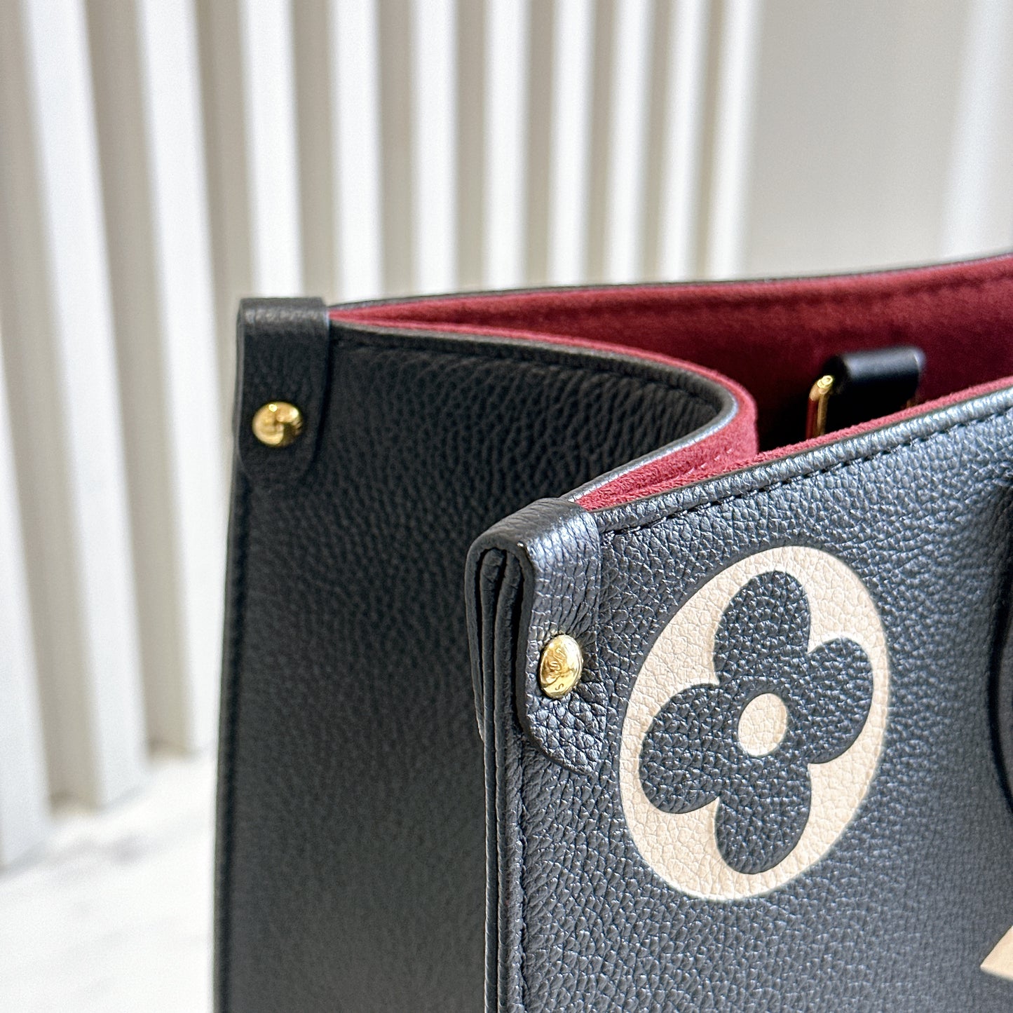 LV On The Go MM Bicolor