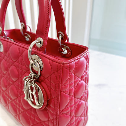 Lady Dior Medium In Red