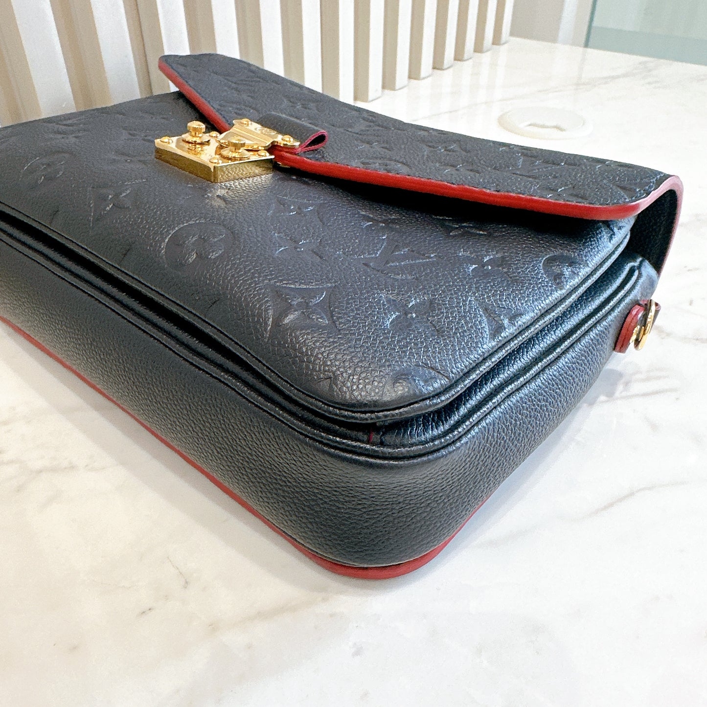 LV Pochette Metis Marine Rouge