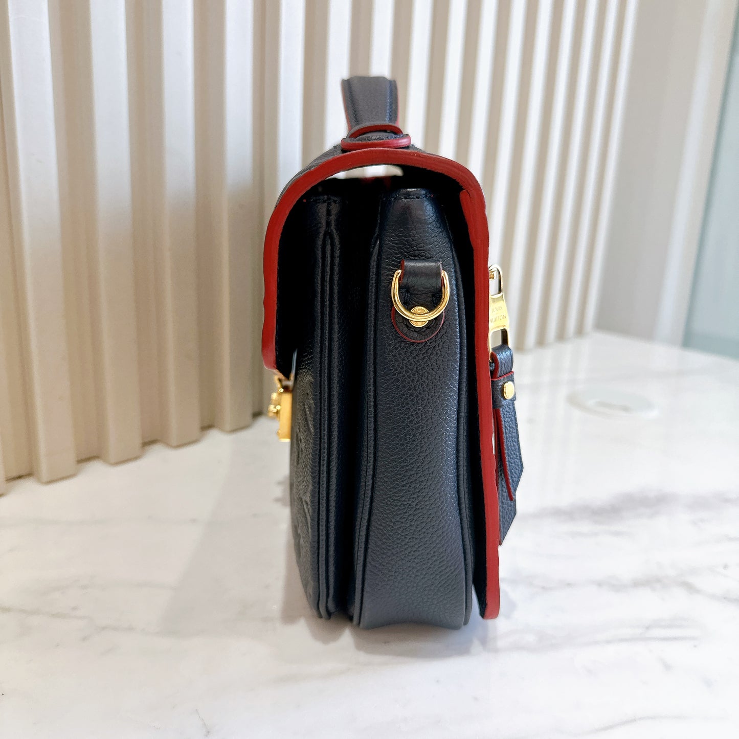 LV Pochette Metis Marine Rouge