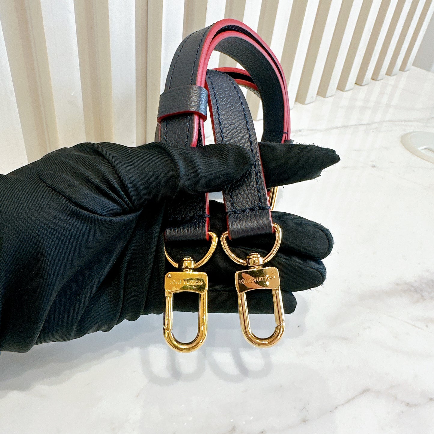 LV Pochette Metis Marine Rouge