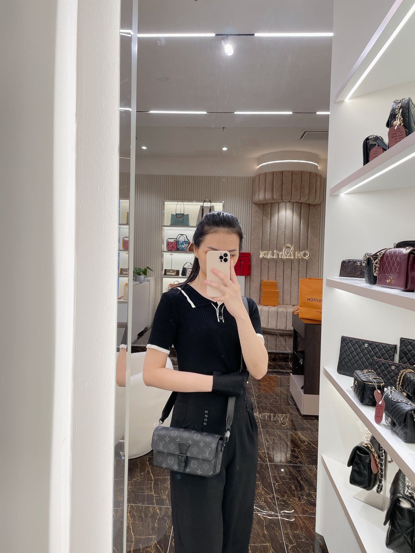 LV Montsouris Wearable Wallet Monogram Eclipse
