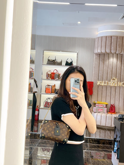 LV Monogram Petite Souple Malle