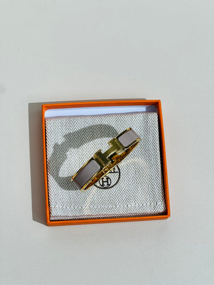 Hermes Clic H Bracelet in Marron Glace