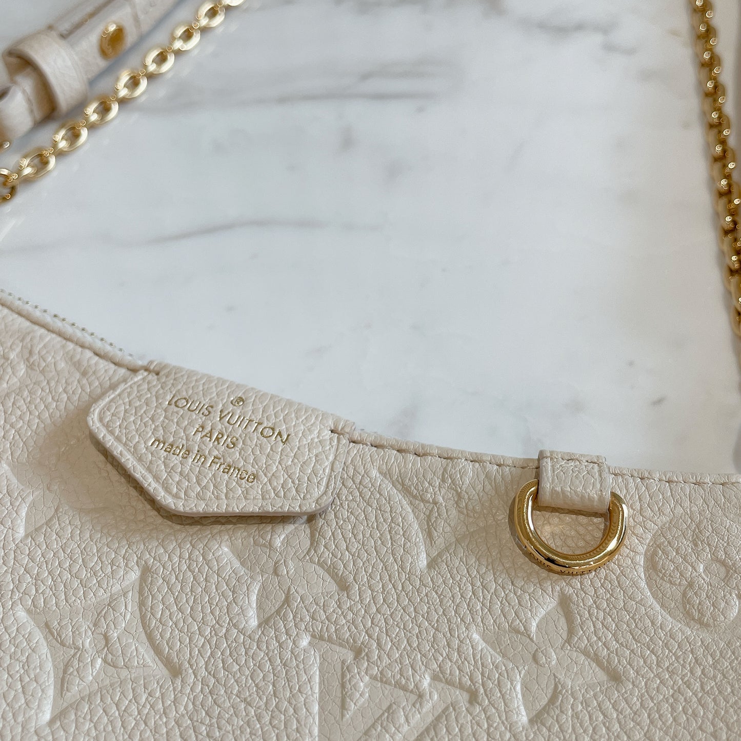 LV Easy Pouch On Strap In Creme