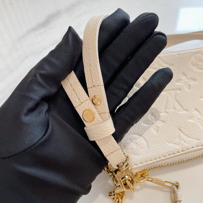 LV Easy Pouch On Strap In Creme