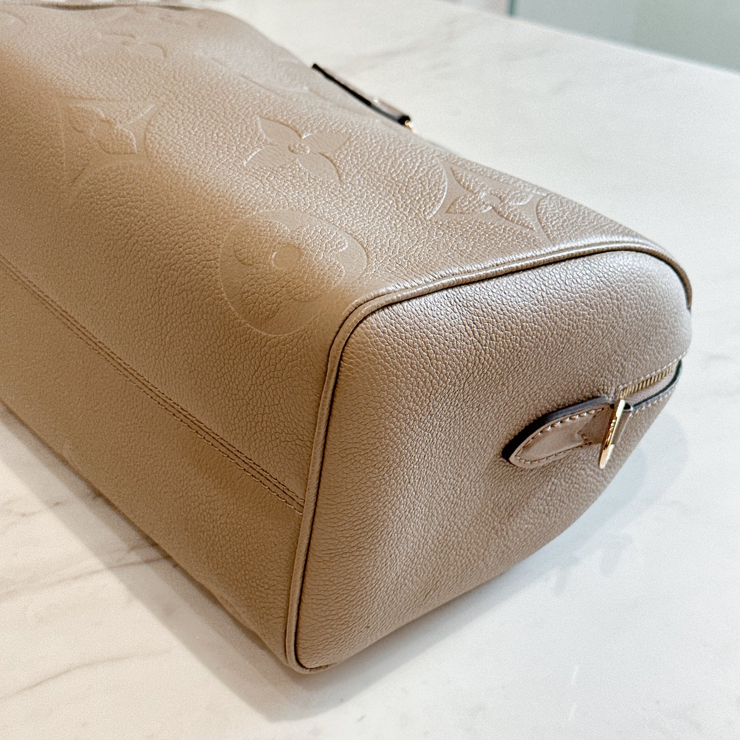 LV Speedy 25 in Tourterelle Empreinte Leather