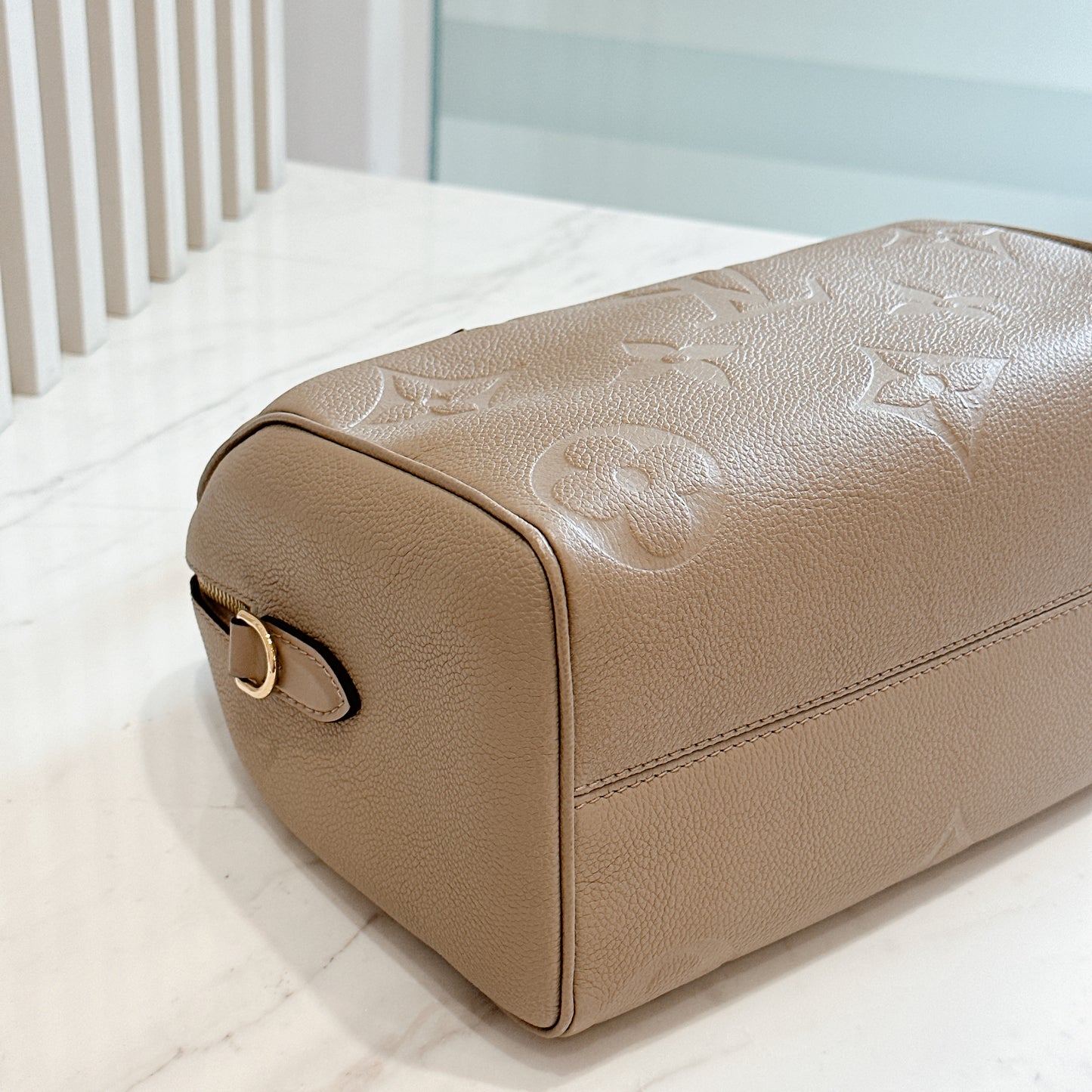 LV Speedy 25 in Tourterelle Empreinte Leather
