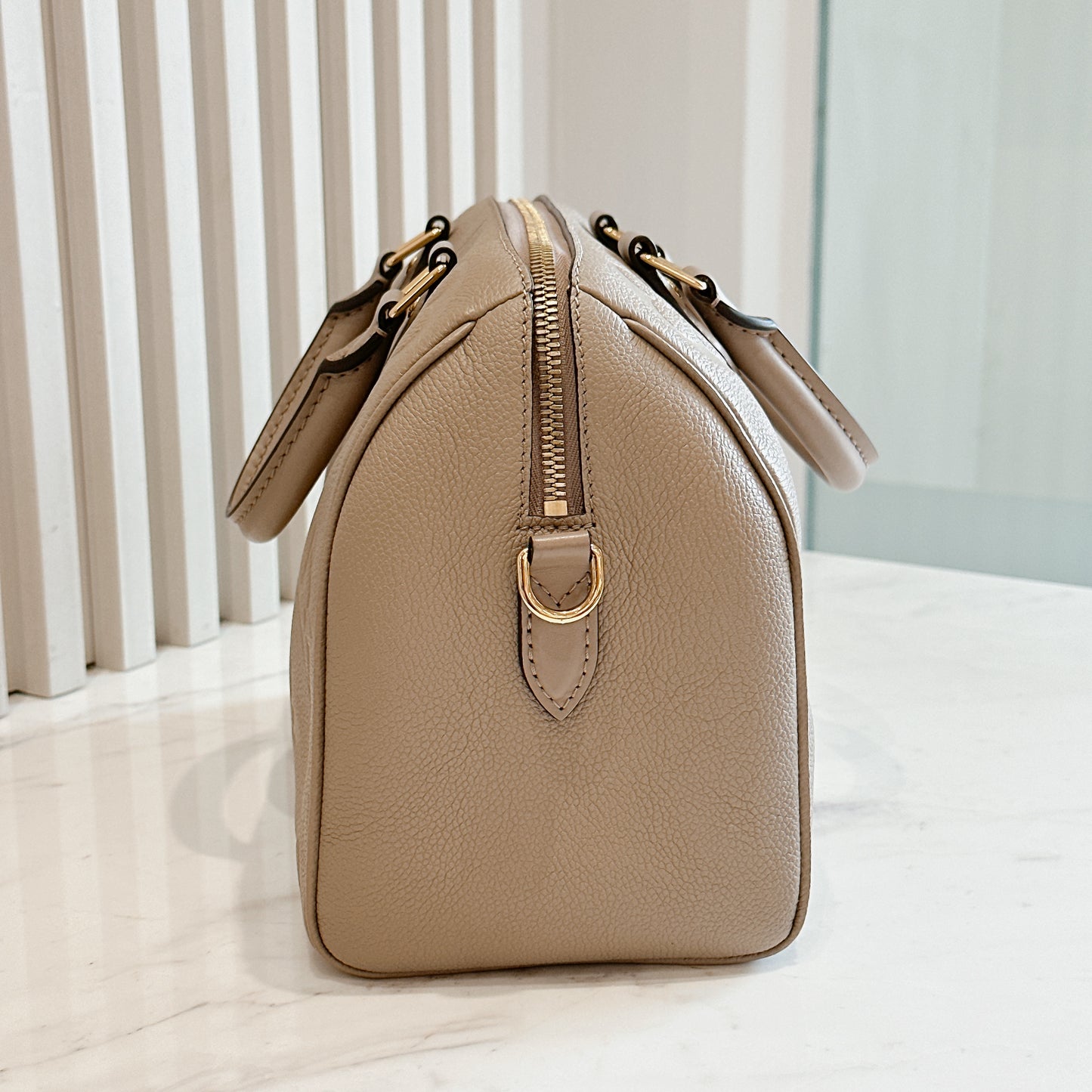 LV Speedy 25 in Tourterelle Empreinte Leather