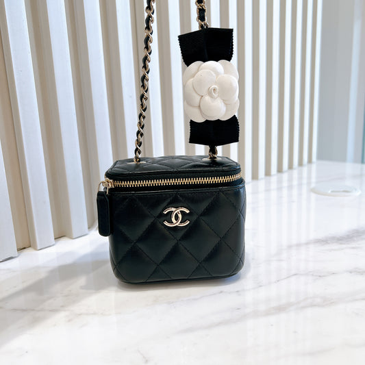 Chanel Camellia Bow Vanity Case