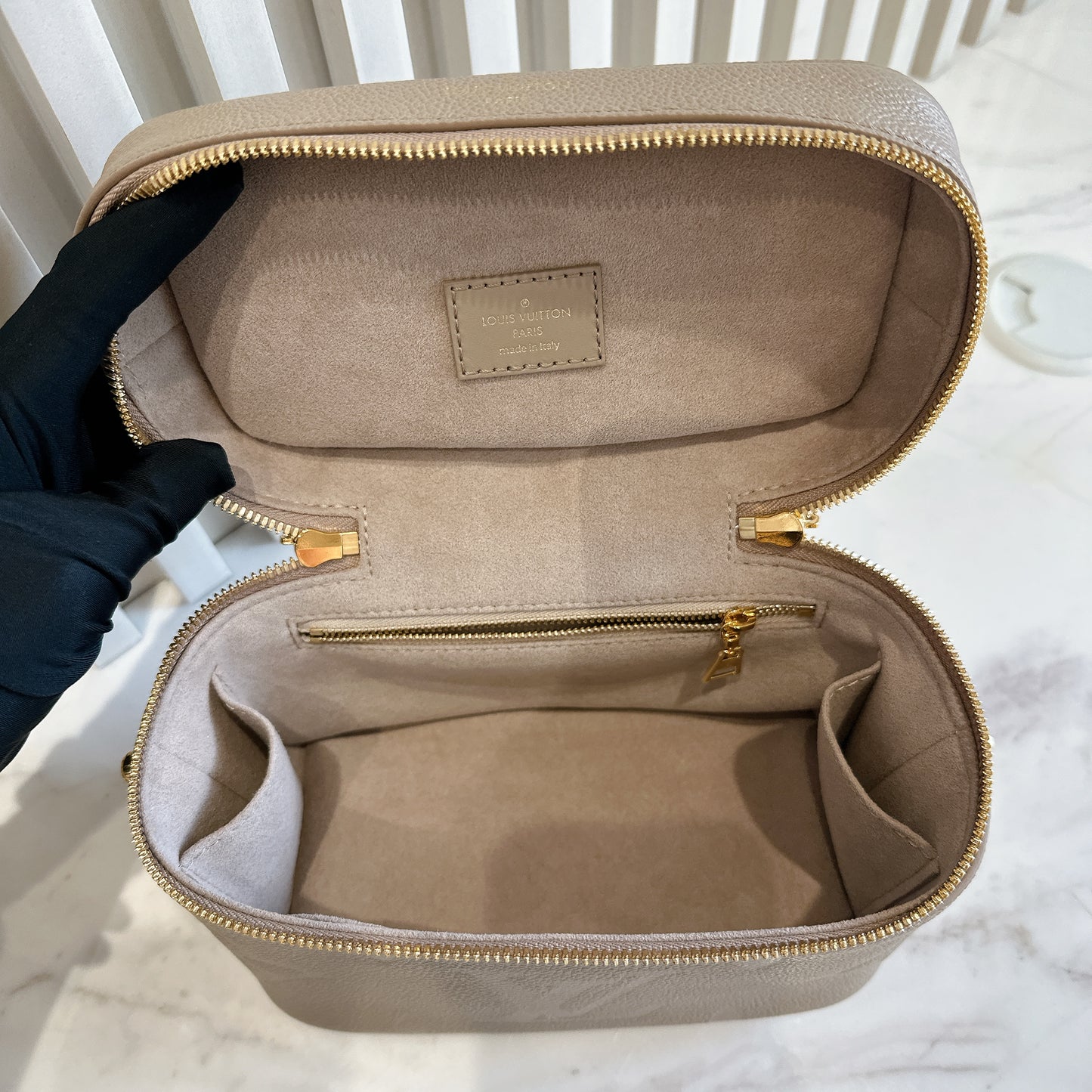 LV Empreinte Monogram Vanity PM Tourterelle