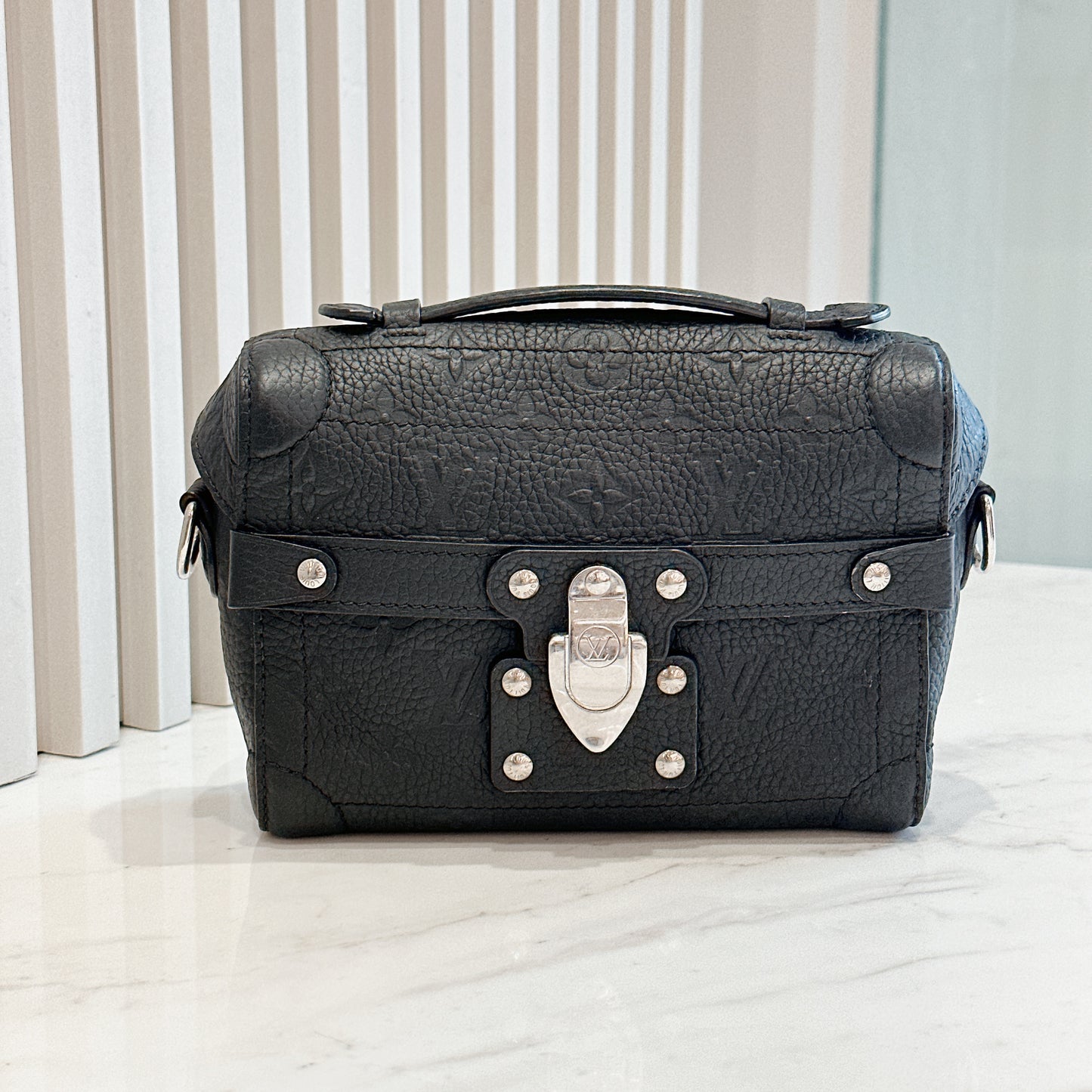 LV Soul Trunk Taurillon in Ultra Black