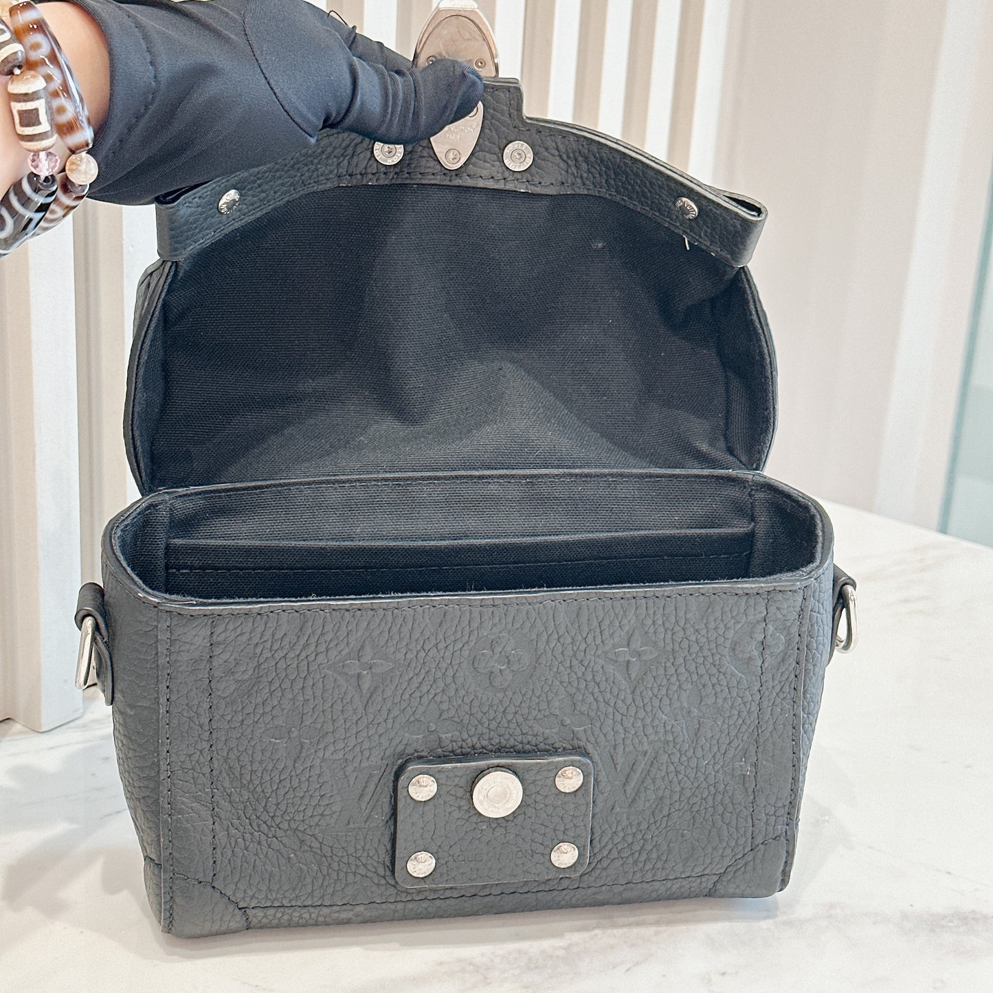 LV Soul Trunk Taurillon in Ultra Black