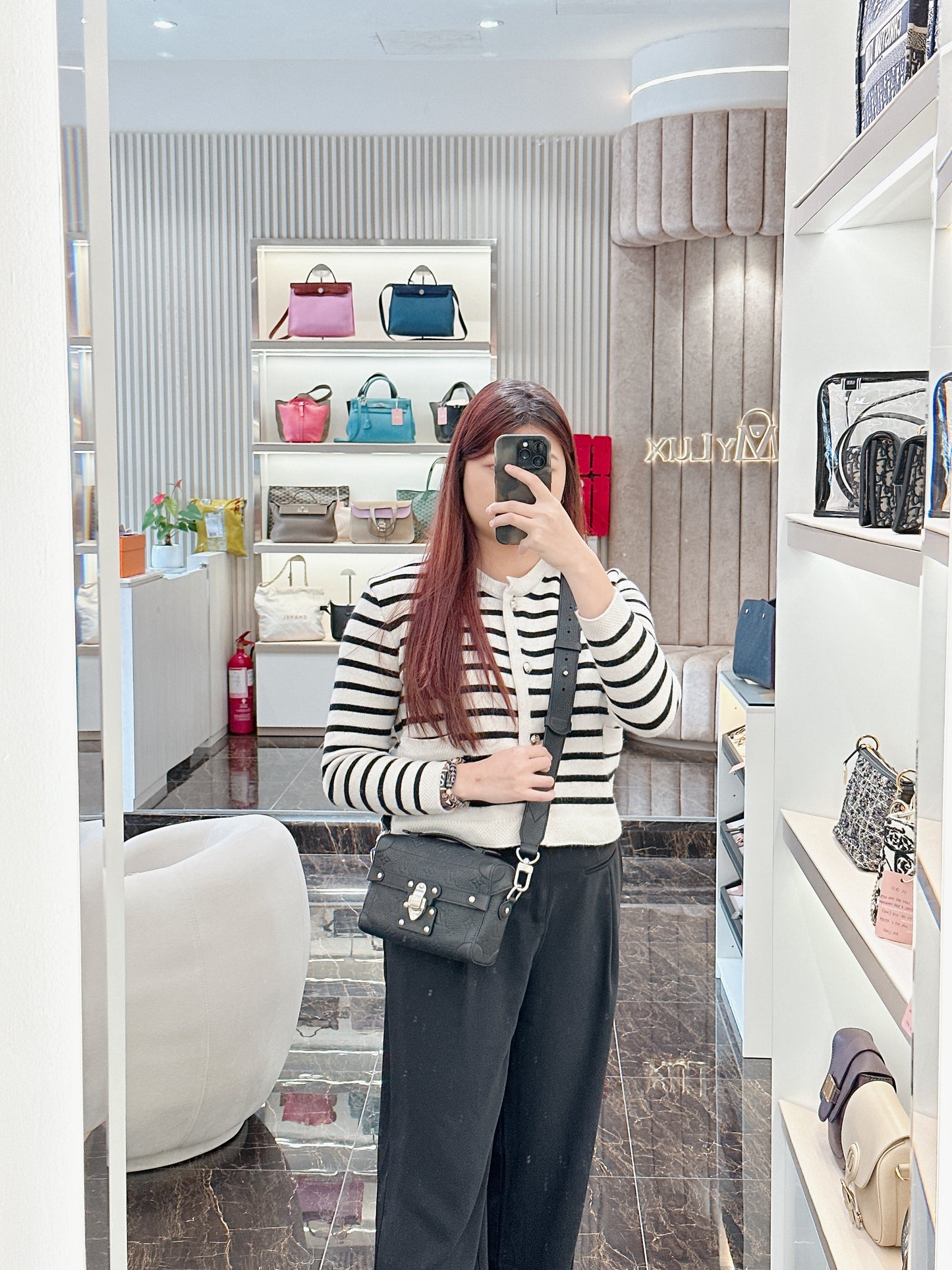 LV Soul Trunk Taurillon in Ultra Black