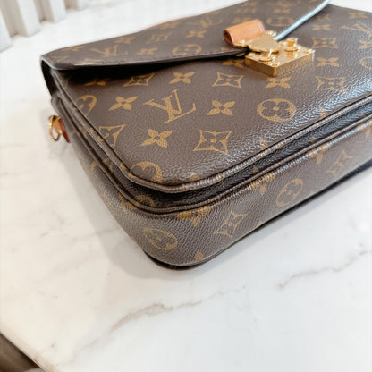 LV Monogram Pochette Metis