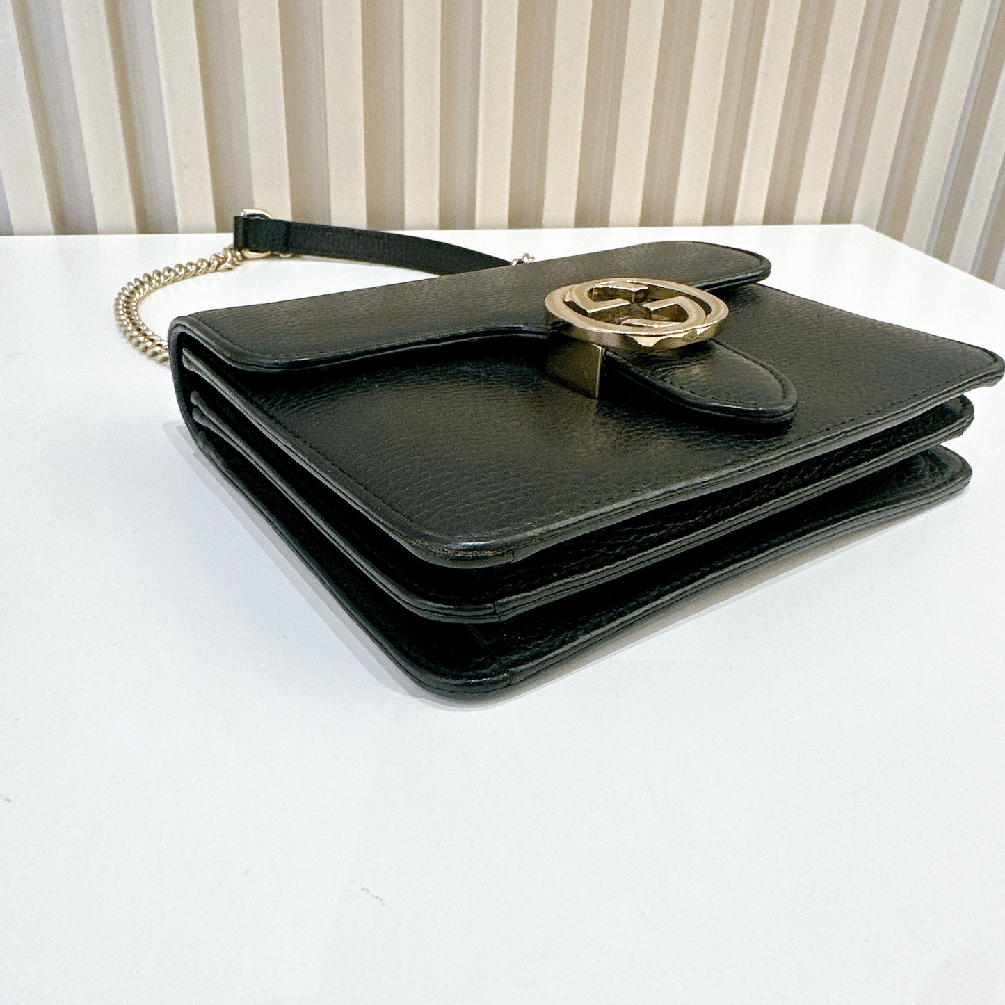 Gucci Interlocking Shoulder Bag in Black