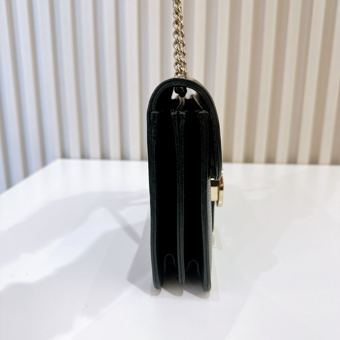 Gucci Interlocking Shoulder Bag in Black