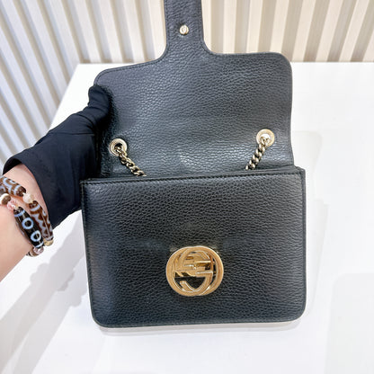 Gucci Interlocking Shoulder Bag in Black