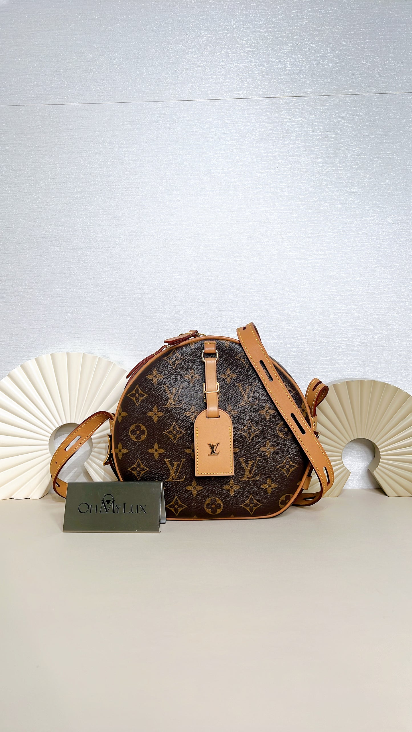 LV Monogram Boite Chapeu Souple MM