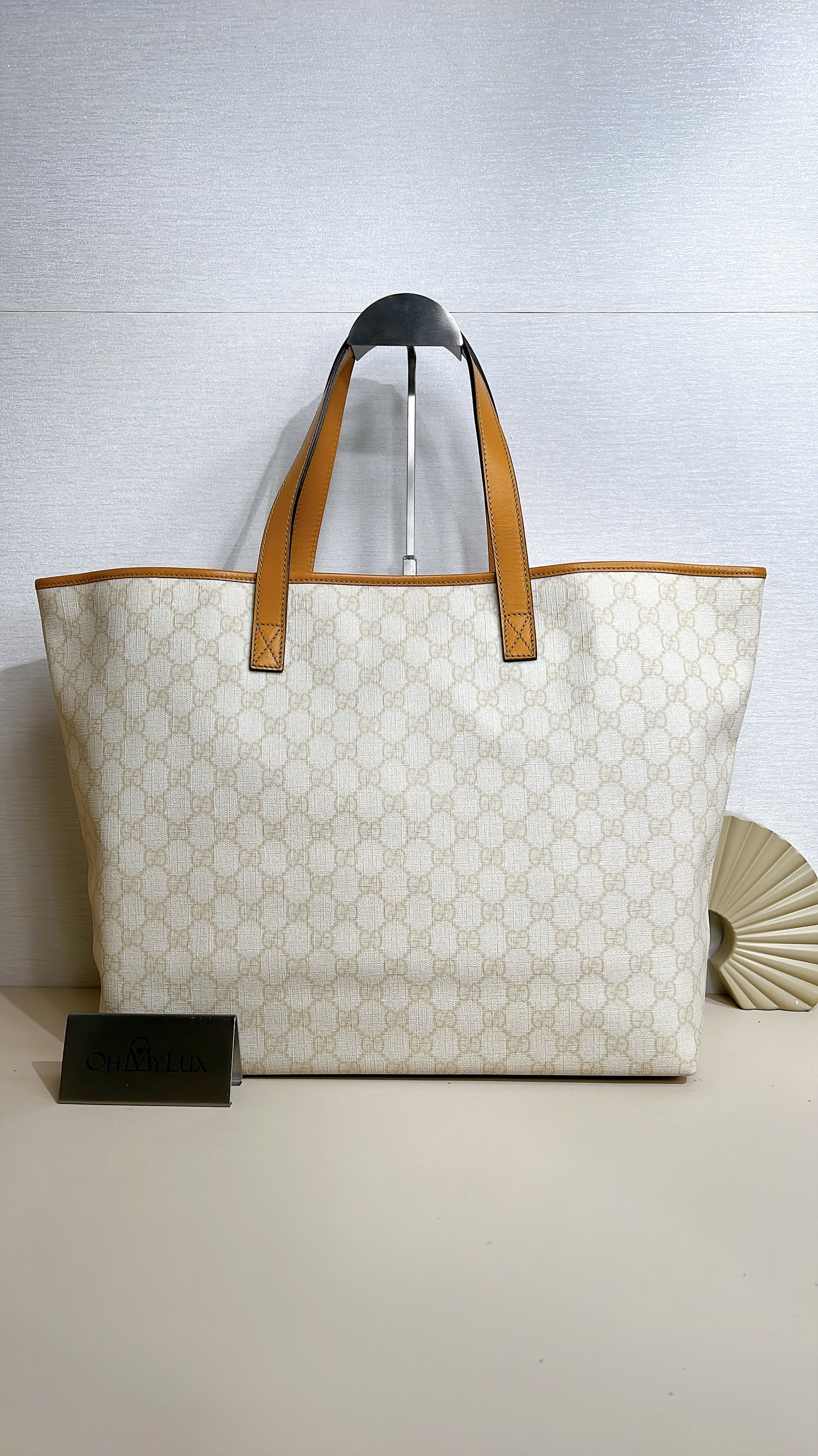 Gucci Supreme GG Tote in White